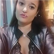 Laureata nella specialistica in Lingue per l'Impresa, impartisce lezioni di Inglese e Spagnolo. Lezioni di francese ed italiano